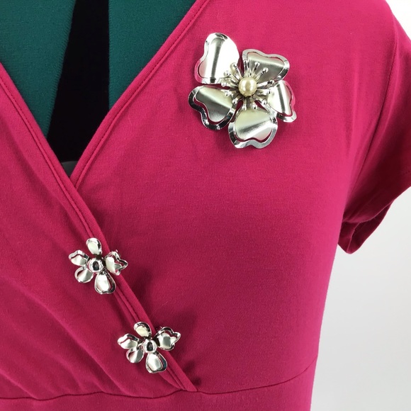 Vintage Flower Brooch and Clip-On Earring Set - Picture 2 of 16